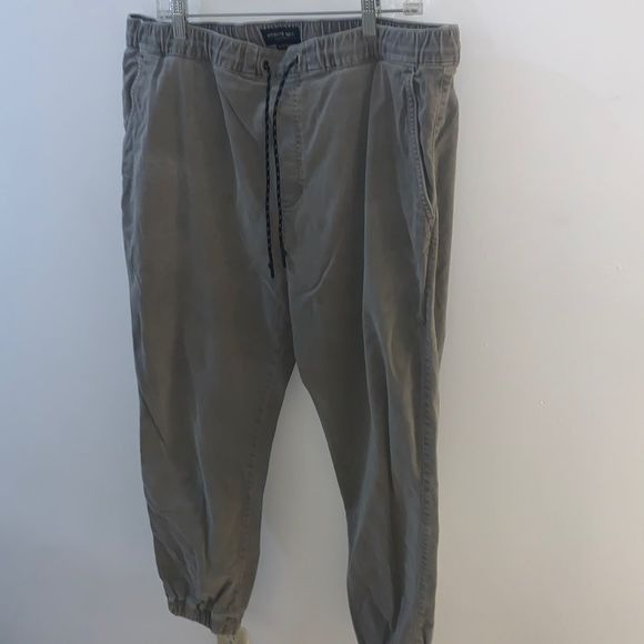 American Eagle Joggers - Picture 1 of 5
